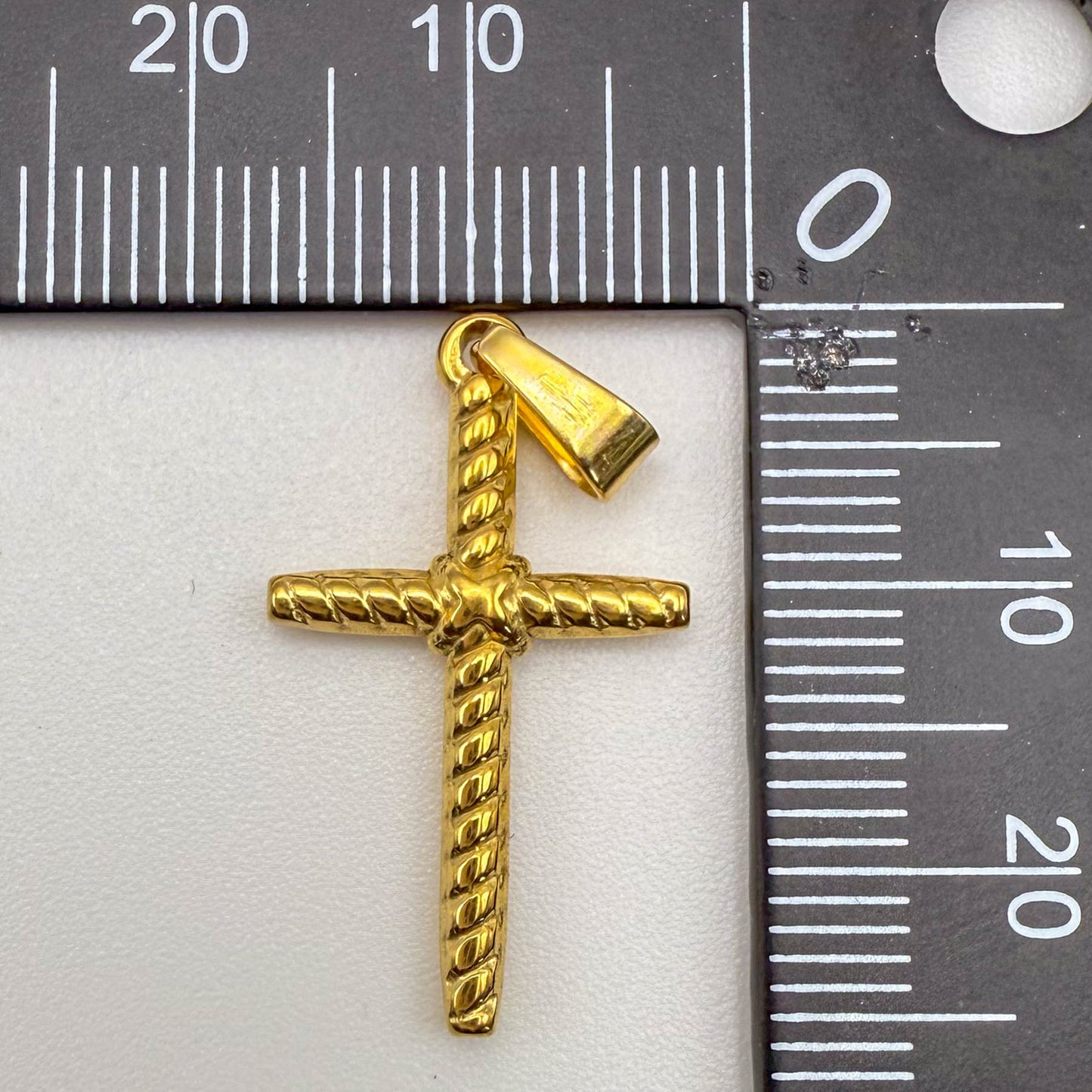 LYVANLIStainless Steel Cross Pendant Necklace Charm – Fashion Titanium Steel Non-Fading DIY Jewelry Accessory