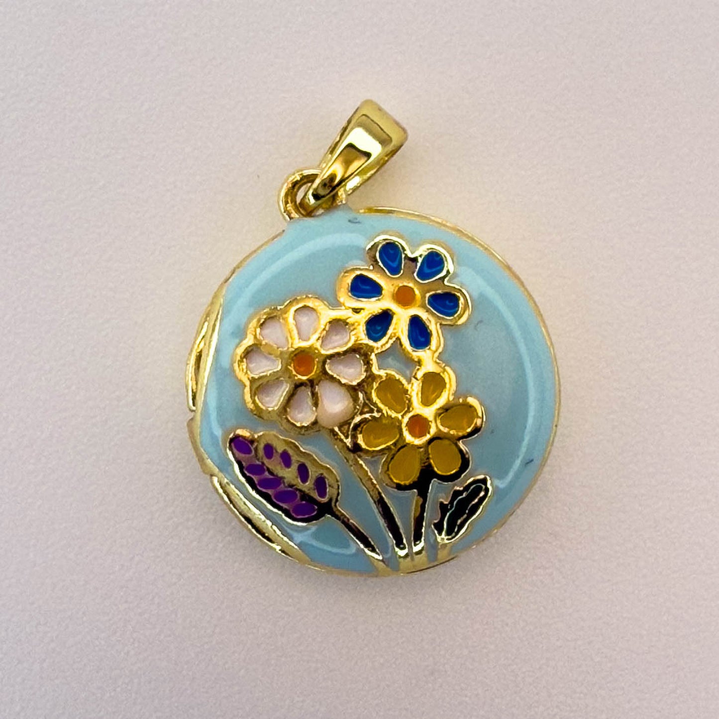 LYVANLIRound Locket Necklace with Oil Painting Design – Photo Pendant Charm for Women, Minimalist Gold Plated Jewelry Accessory