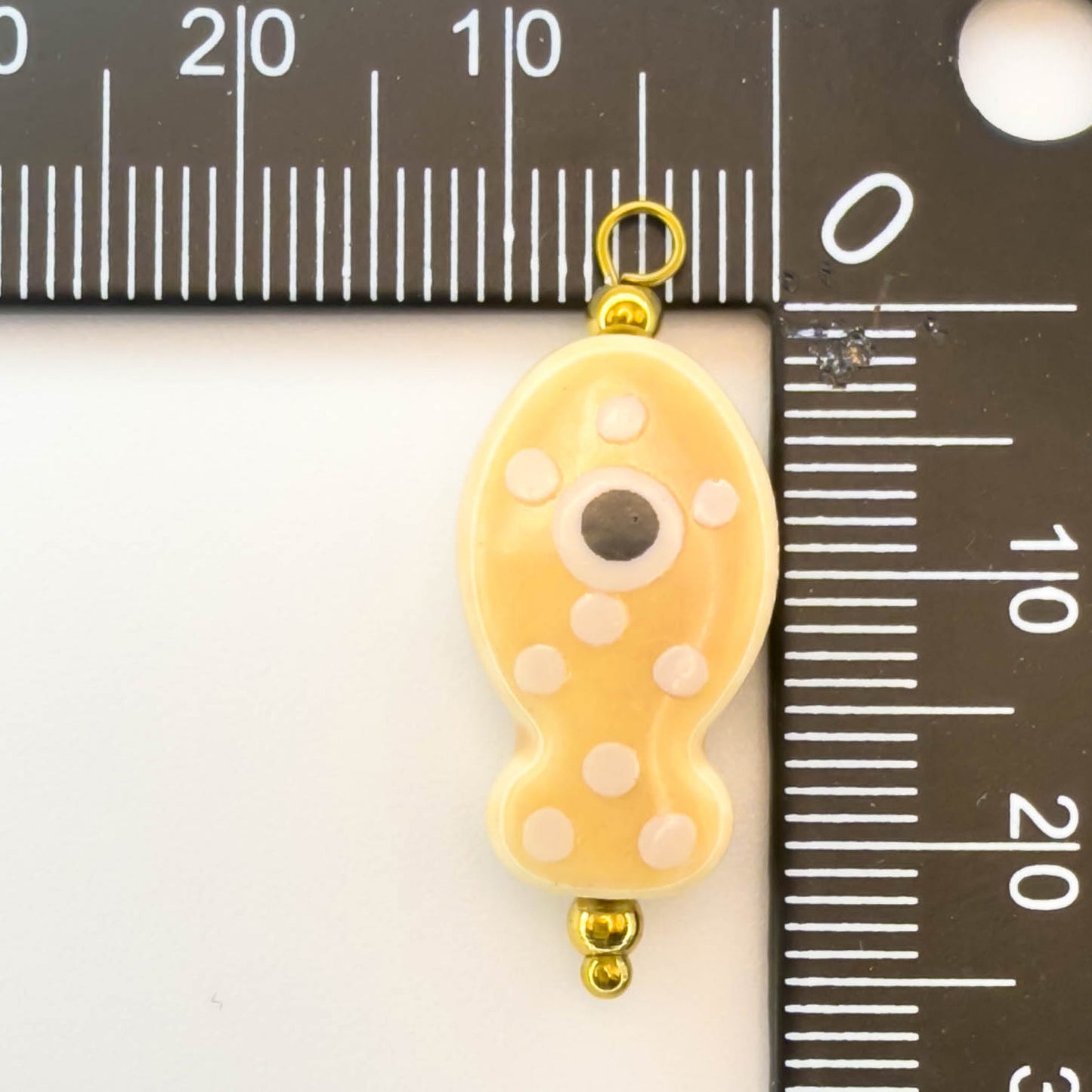 LYVANLIHand-painted ceramic fish pendants with colorful polka dots are ideal for DIY necklaces, earrings, and jewelry accessories.
