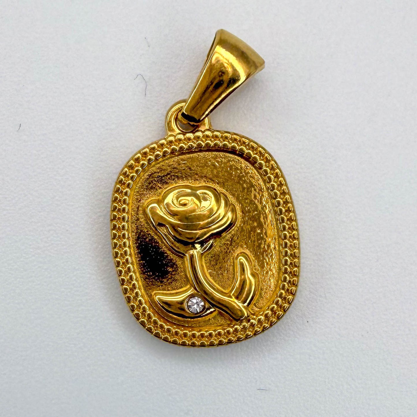 LYVANLI18K Gold Plated Stainless Steel Laser‑Cut Heart Pendant – Durable Heart Charm for Necklaces, Bracelets, and DIY Jewelry Making